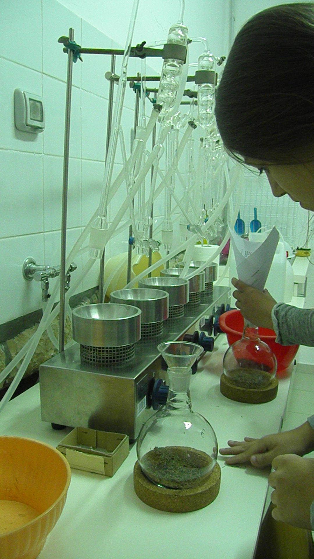 Aparatura za destilaciju u laboratoriju Veleučilišta u Rijeci, Poljoprivredni odjel Poreč